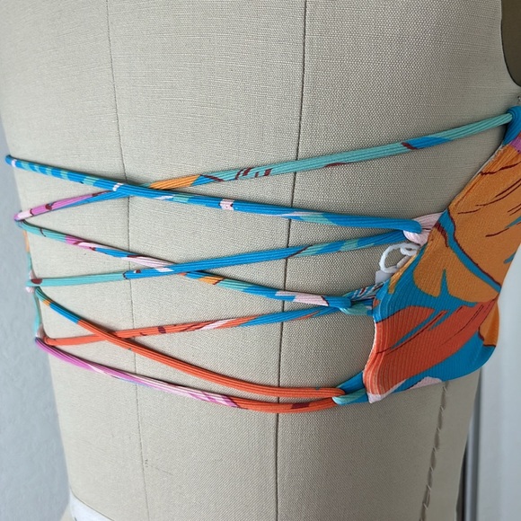 l*space Monstera Palm Leaf Lace Up Convertible Tie Byrdie Bandeau Top - Picture 3 of 7